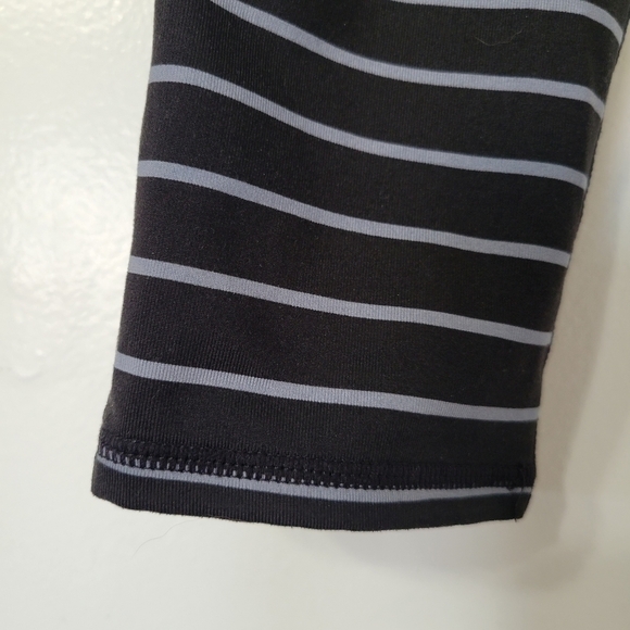 Athleta Stripe Chaturanga Black and Gray Crop Legging Size XS - Picture 7 of 10